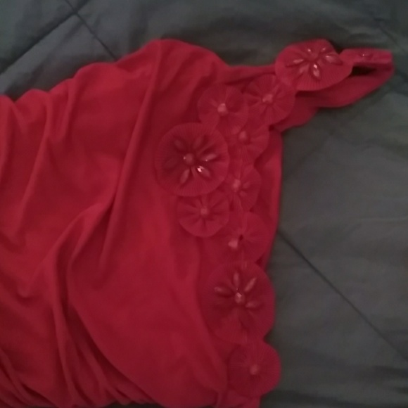 little red dress - Picture 2 of 2